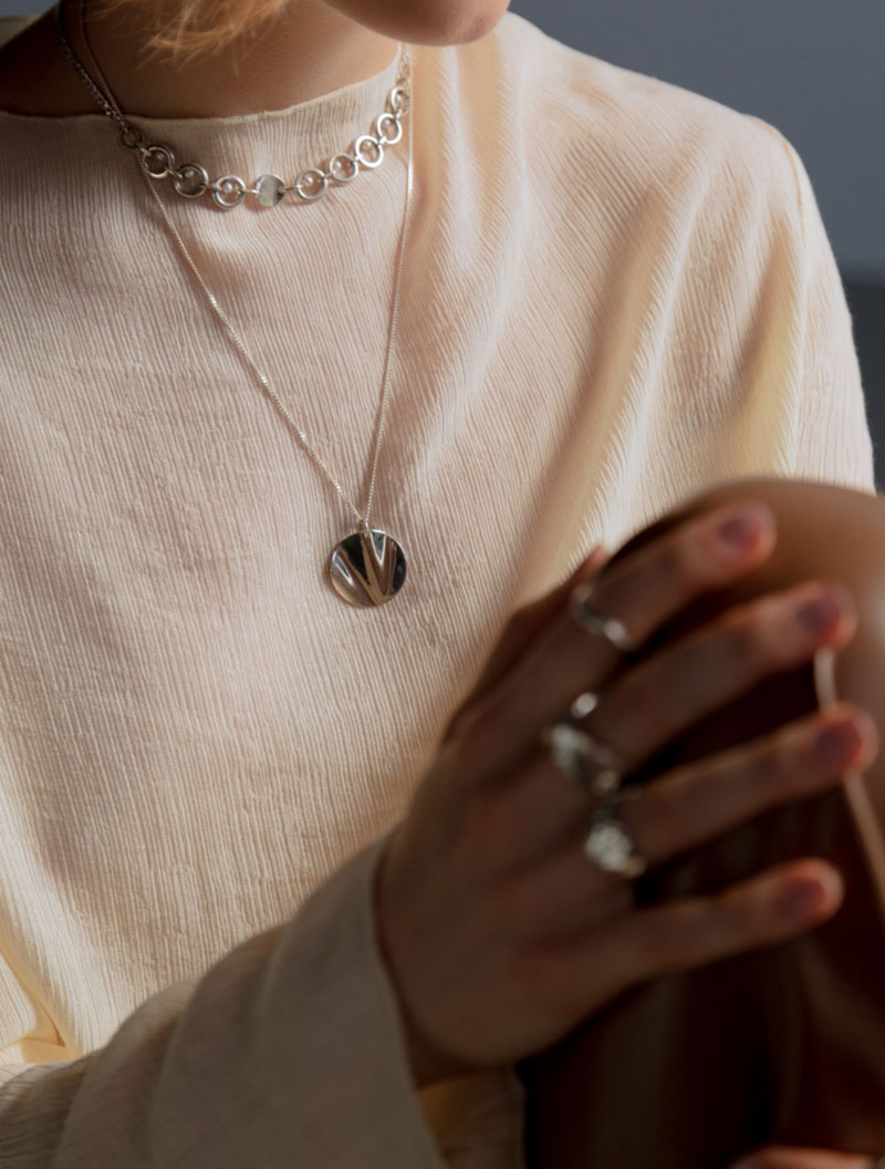 Silver pendant necklace